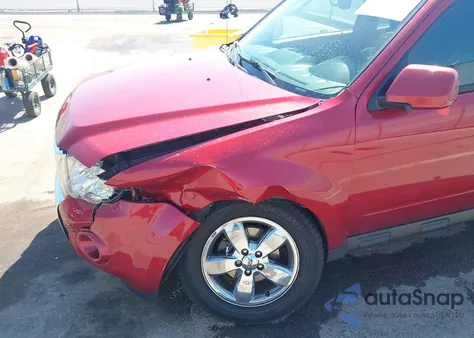 2012 Ford Escape Limited z USA, uszkodzony, nr VIN 1FMCU0EG1CKB40781